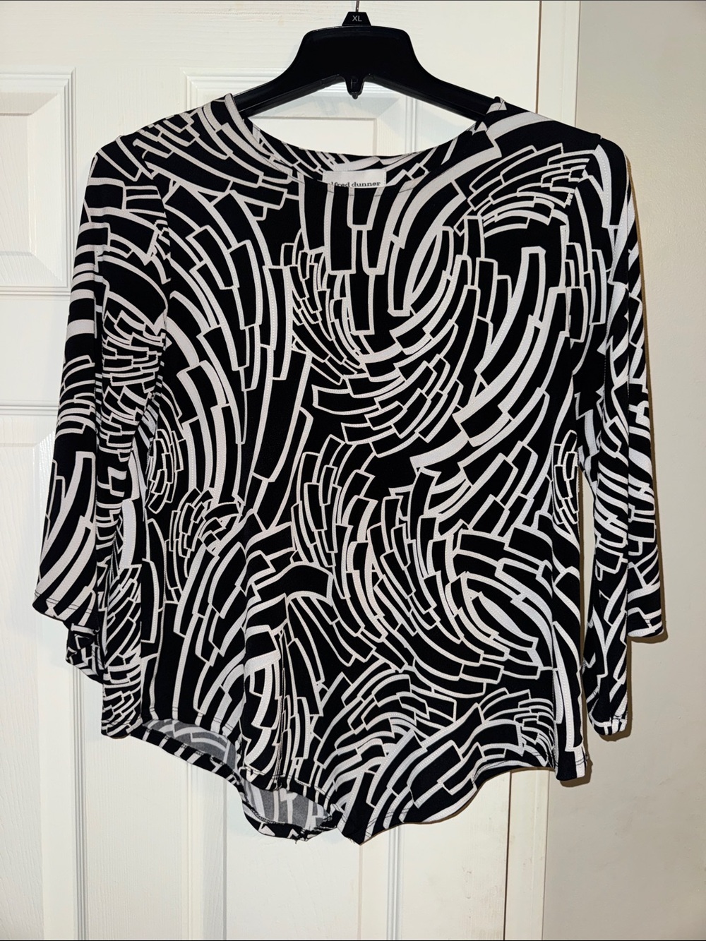 Alfred Dunner Black & White Graphic Long Sleeve Tee